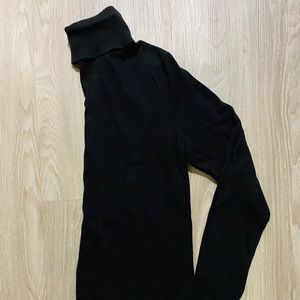 GAP SIZE XL BLACK LIGHTWEIGHT TURTLENECK SWEATER